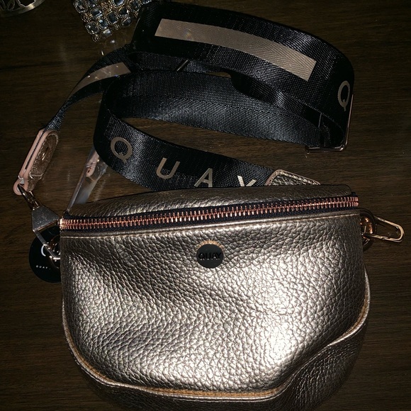 quay fanny pack